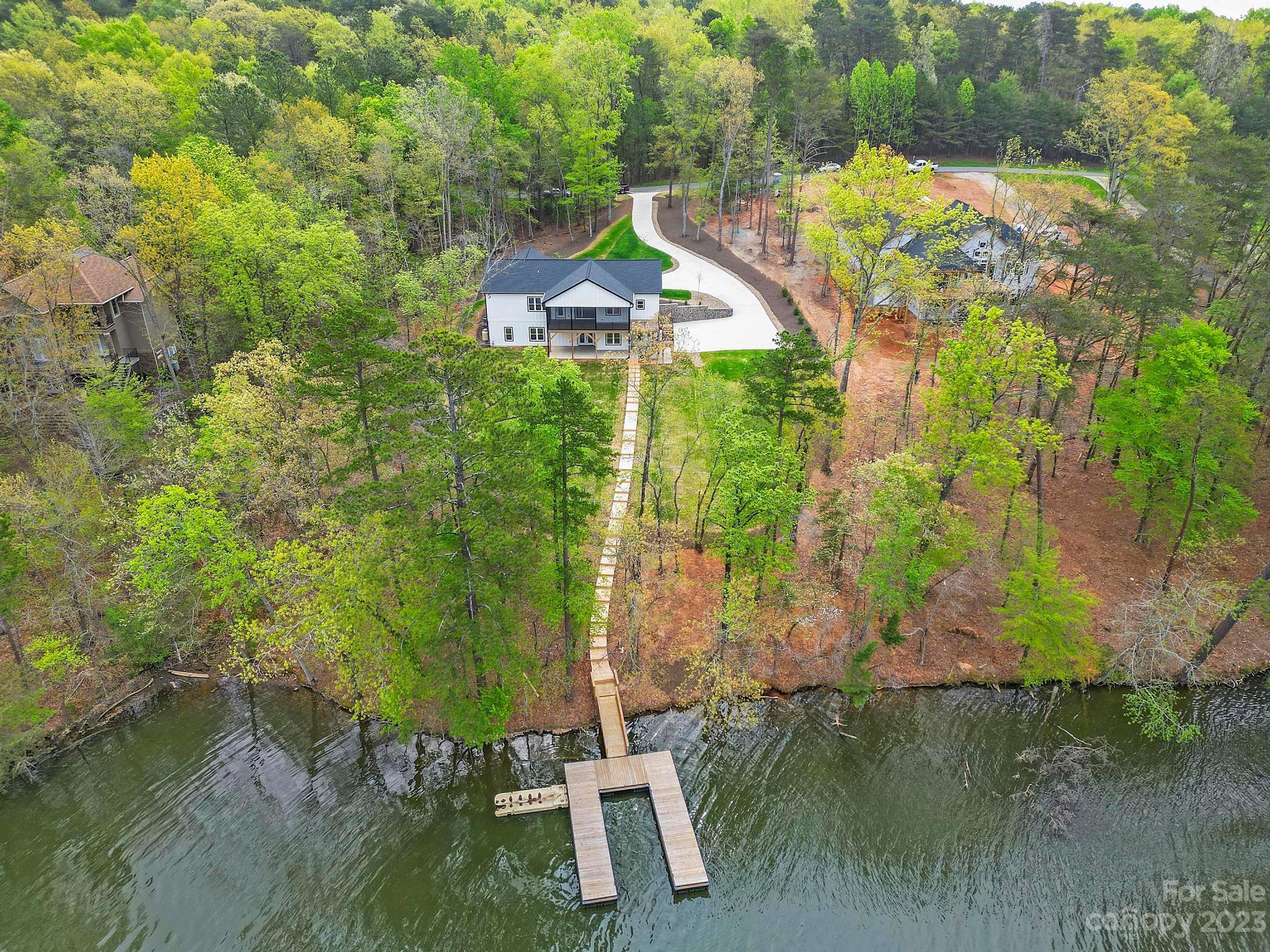 323 Whisper Lake Drive, New London, Single-Family Home,  for sale, Lisa Militzer,  Connection Realty, LLC